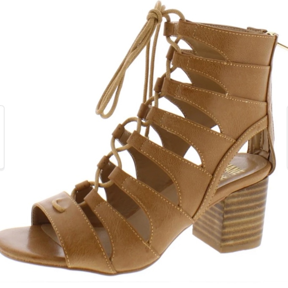 Jane and the Shoe Evelyn Sandal Block Heel